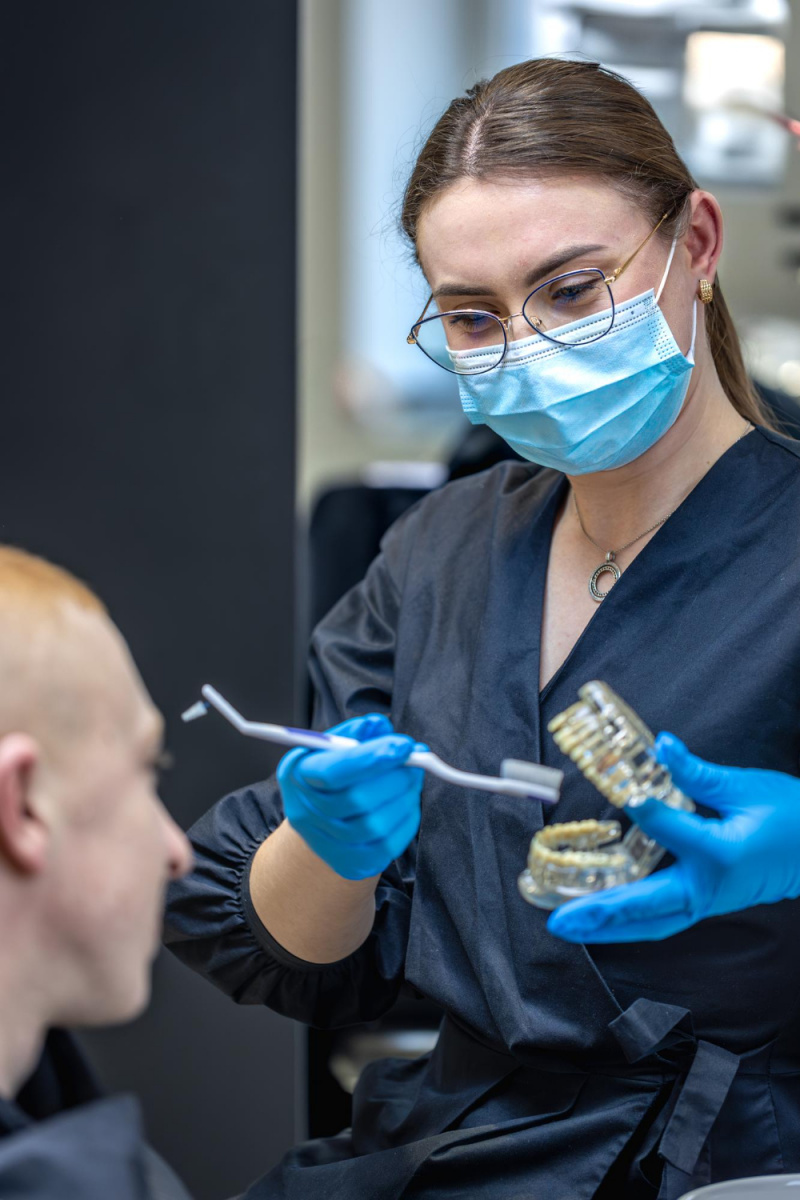 врач ортодонт